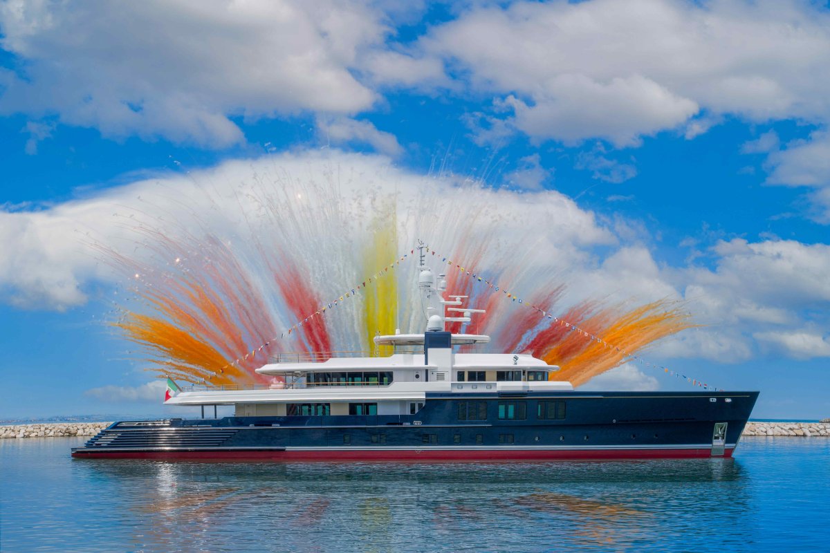 CRN vara il superyacht 70m Project Thunderball
